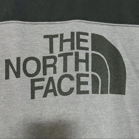 The North Face Gray and Black Logo Sweatshirt Size Medium - Picture 6 of 8